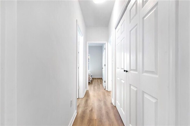 Building Photo - 56 Holly Rd NW