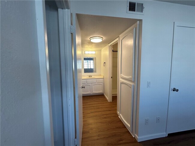 Building Photo - 1190 Ramar Rd