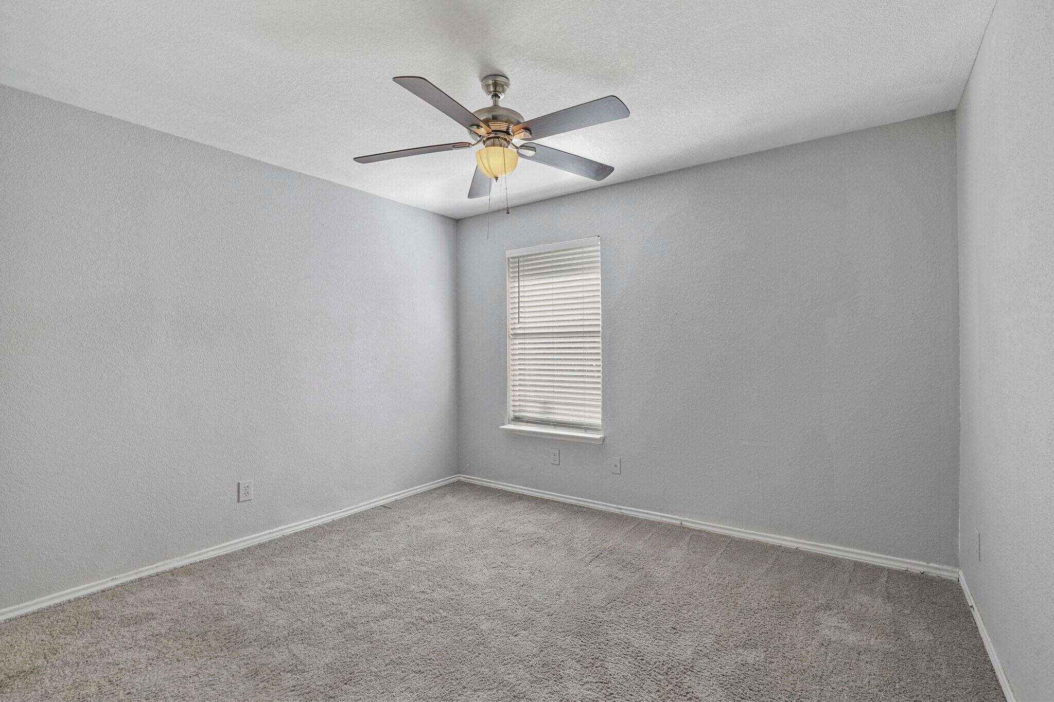 Building Photo - 740 Fairlawn St