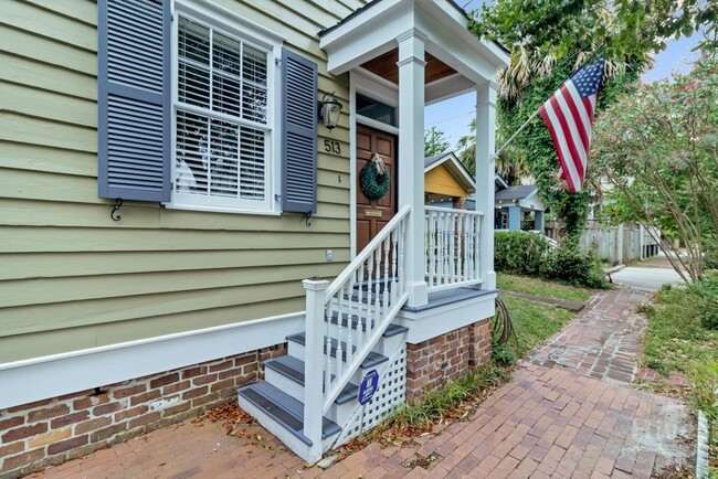 Building Photo - 513 E Harris St