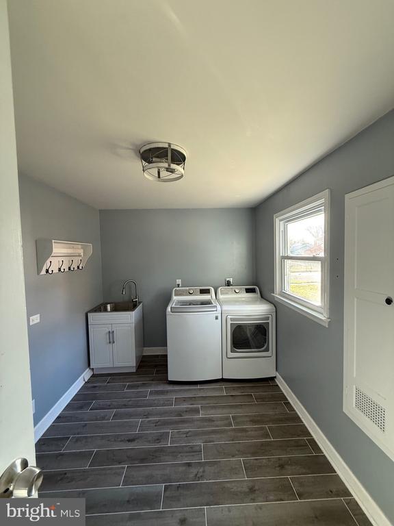 Building Photo - 606 Wyoming Ave