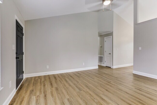 Living Room - 4112 Cobble Ct