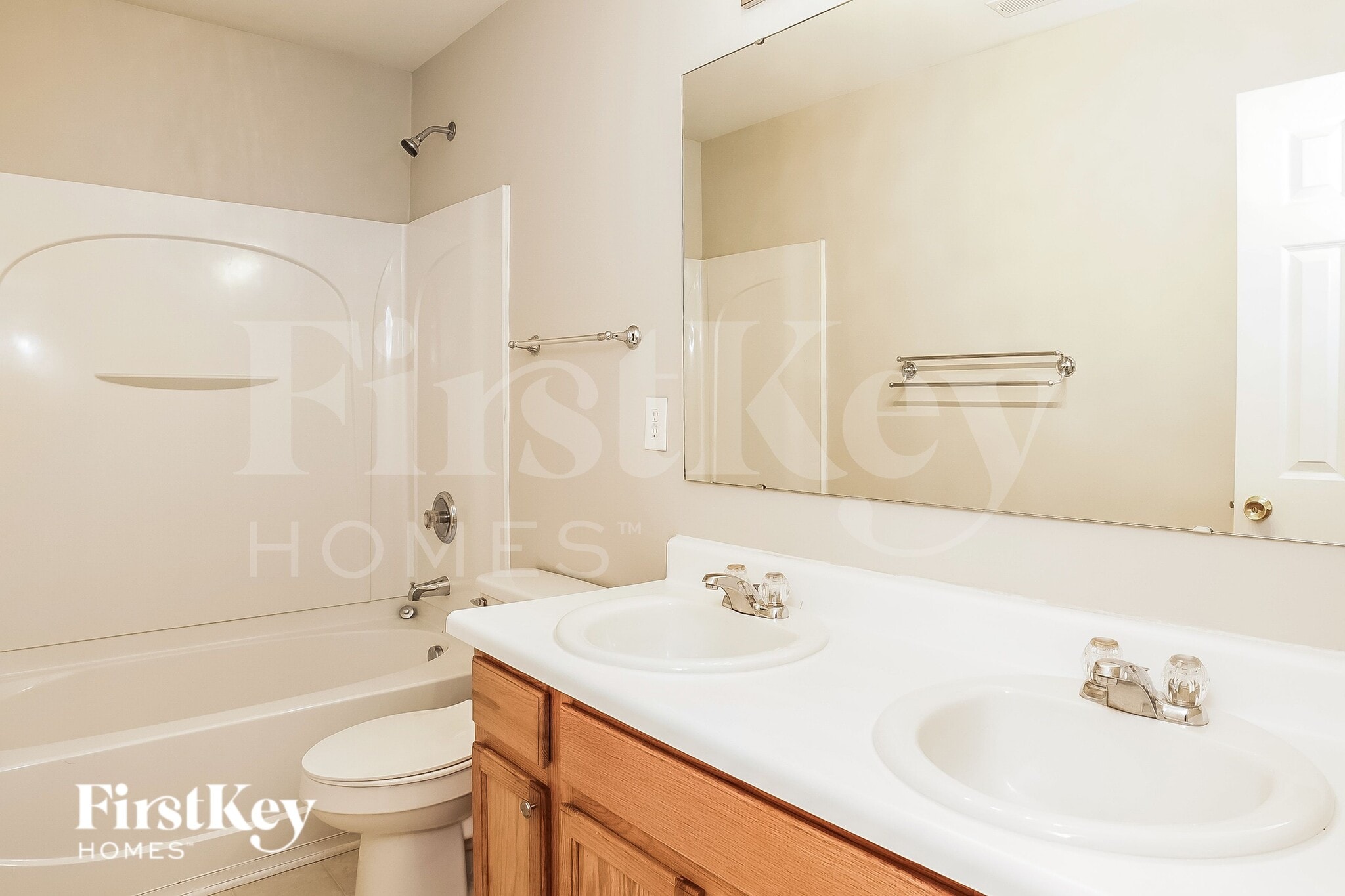 Building Photo - 500 Martha Ct