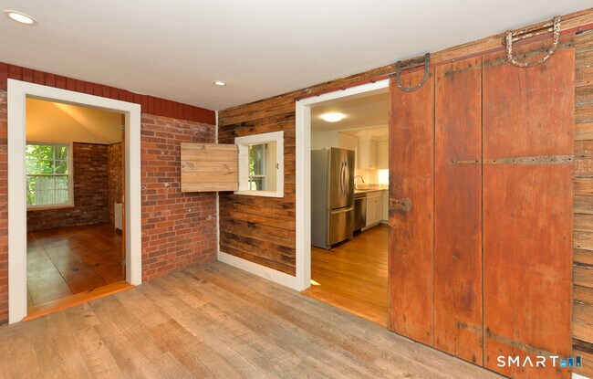 Building Photo - 15 Hawkins Rd