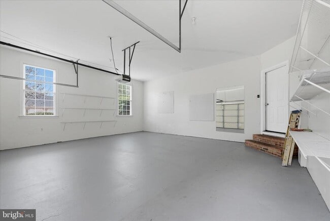 Building Photo - 102 Bramble Ct