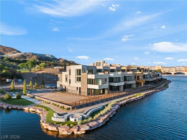 Building Photo - 66 Lakefront Dr