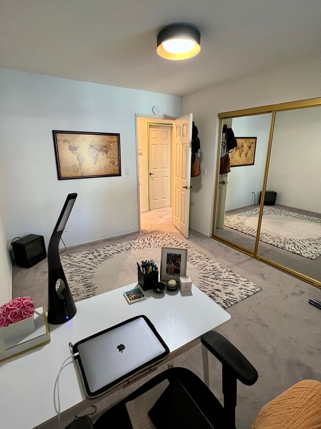 Office or 3rd bedroom - 924 Linda Ave