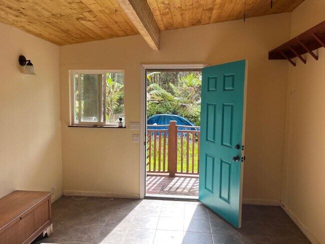 Building Photo - Flexible Rental Near Hilo – Whole House or Separate Units | Pets OK