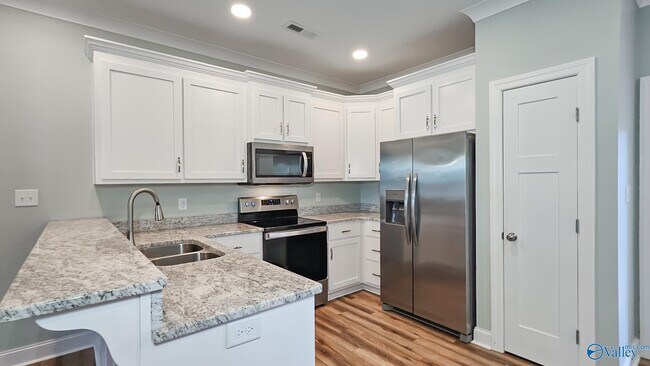 Building Photo - 14300 Peek Dr