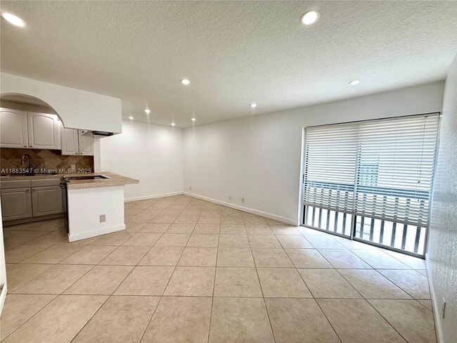 Building Photo - 3032 Coral Ridge Dr
