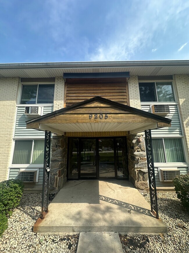 Building Photo - 9205 Potter Rd