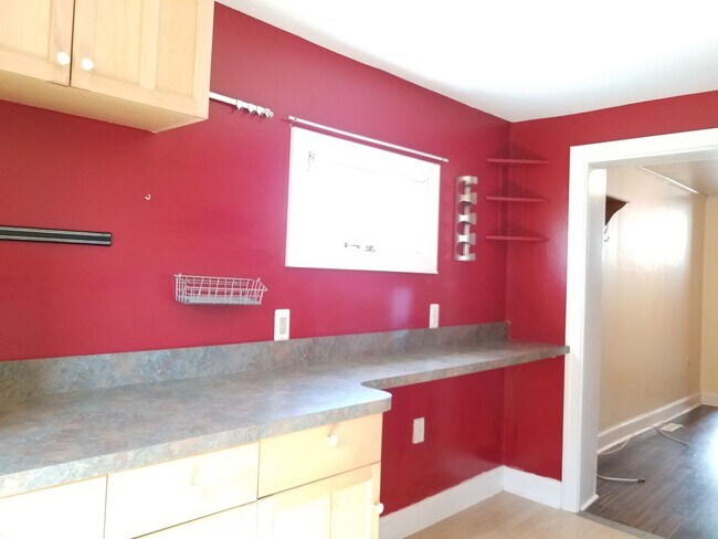Building Photo - Charming townhouse in downtown Frederick r...