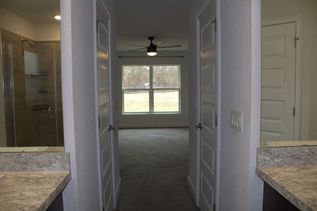 Building Photo - 4BR/2BA home available for rent in Weeki Wachee