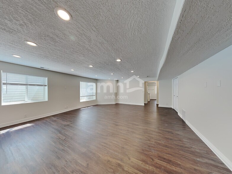 Building Photo - 416 N 3335 W