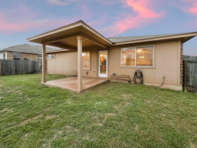 Building Photo - 1010 Whitley Dr