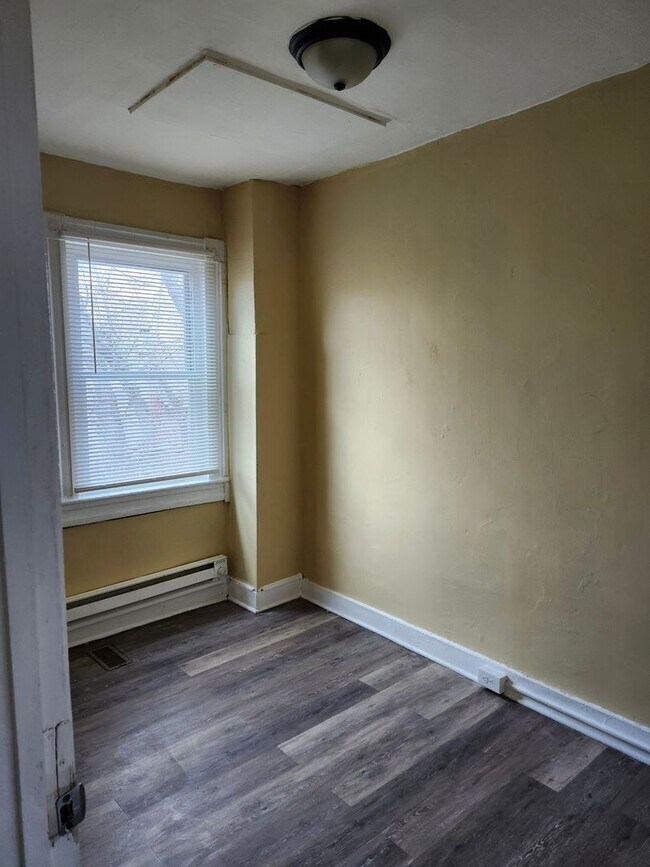 Building Photo - Charming 3BR Townhome in Baltimore