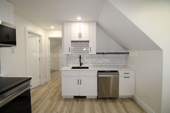 Building Photo - 253 1st NH Turnpike