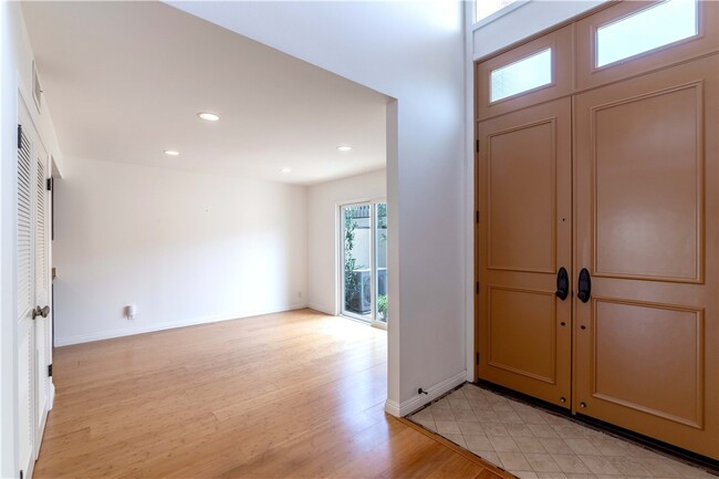 Building Photo - 23 Chicory Way