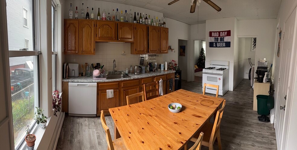 Building Photo - 270 Broadway