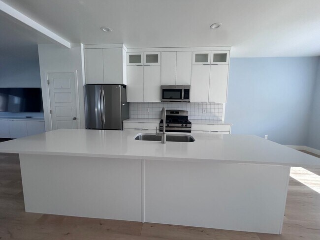 Building Photo - 4 Bedroom 3 Bath Town Home for Rent in AF