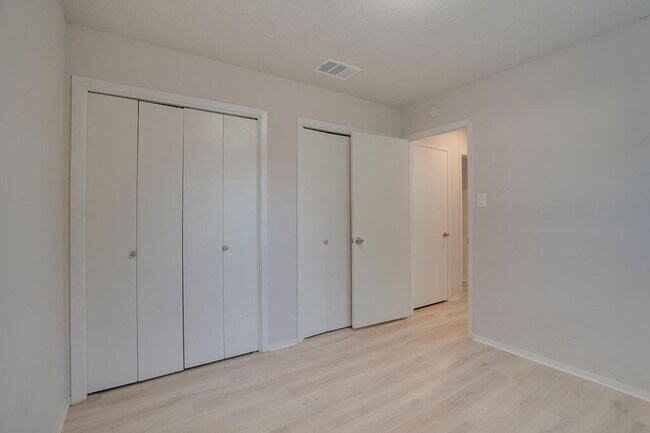 Building Photo - 1206 Westcott Dr