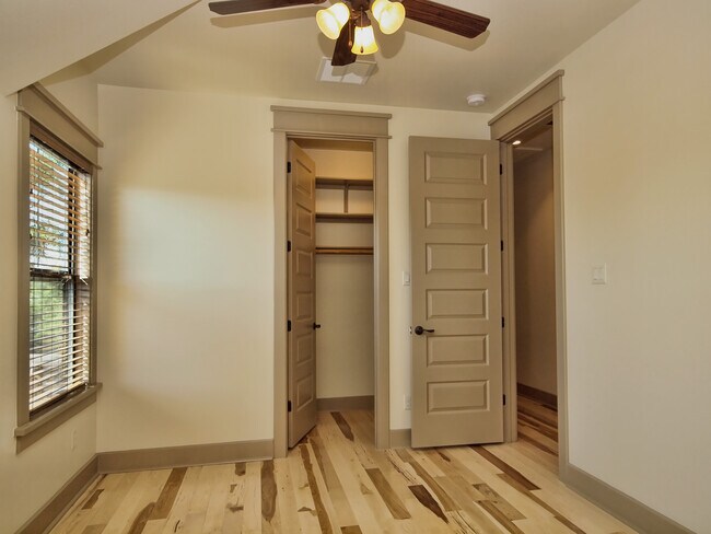 Building Photo - 2917 Rio Grande St