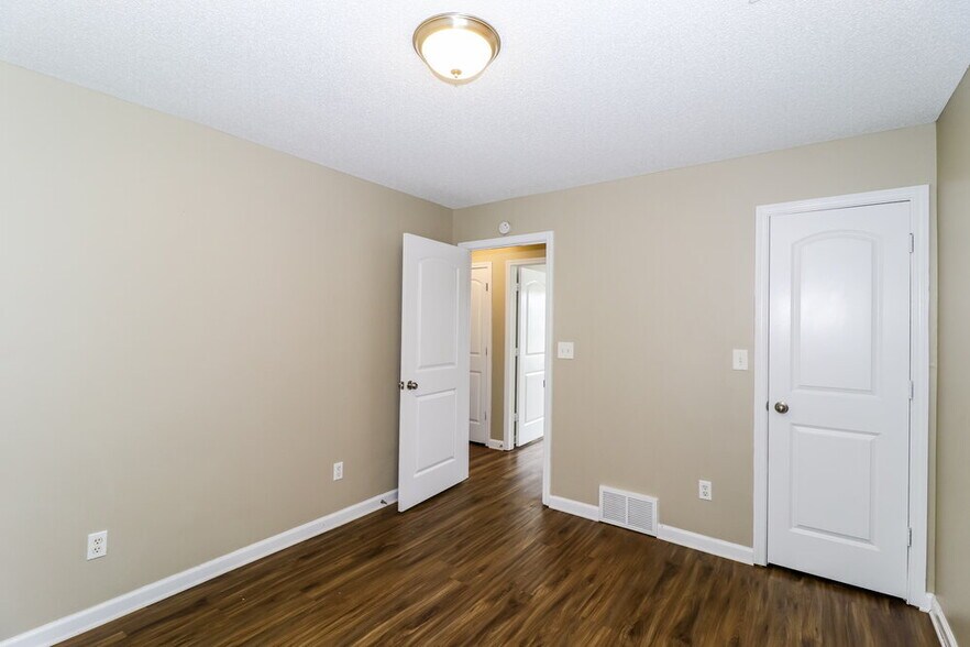 Building Photo - 9236 Lazzini Cove
