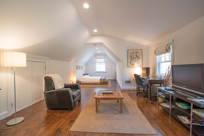 Building Photo - 206 Bull Path