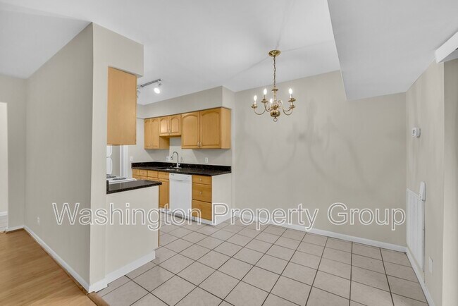 Building Photo - 2200 Castle Rock Square