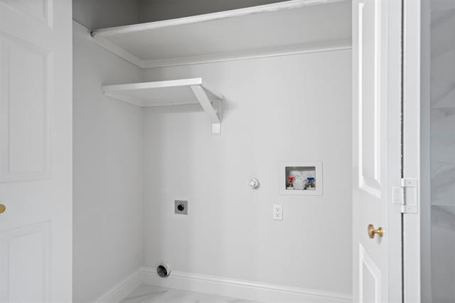 Building Photo - 9424 Blue Jay Way