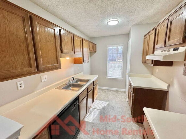 Building Photo - 5528 Ginners Dr