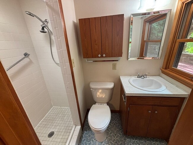 Building Photo - Mid-Century Modern 3-Bedroom, 2-Bathroom H...