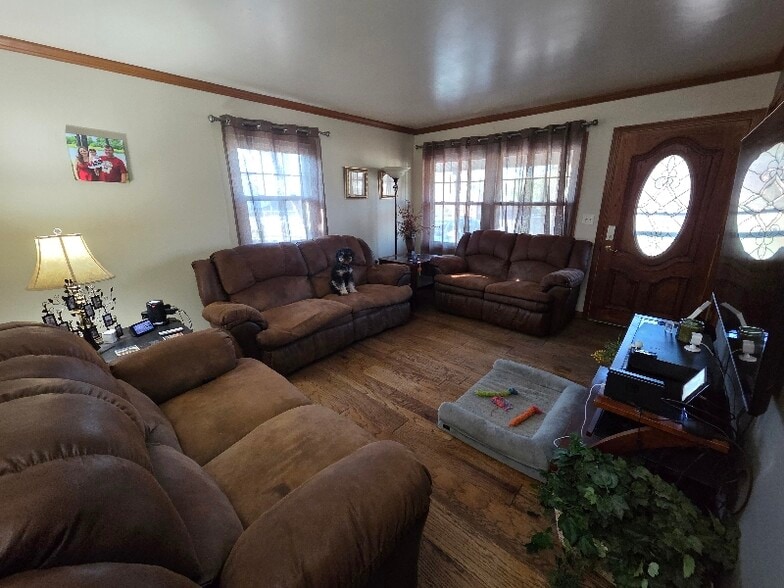 Building Photo - 2257 E Eichel Ave