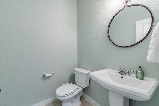 Building Photo - 109 Pine Island Ln