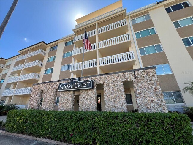 Primary Photo - 1200 N Shore Dr NE