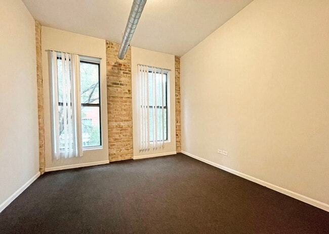 Building Photo - 1300 N Milwaukee Ave