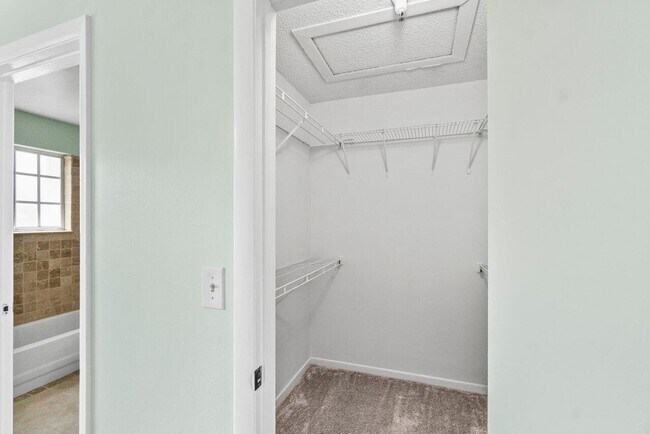 Building Photo - 111 Yacht Club Way