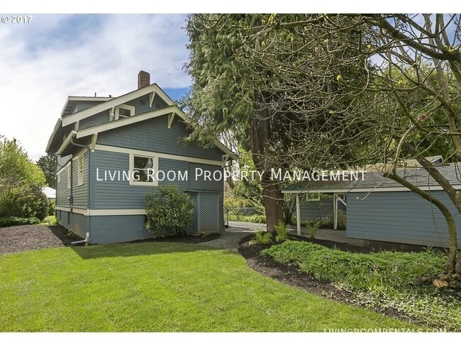 Building Photo - 6303 SE Windsor Ct