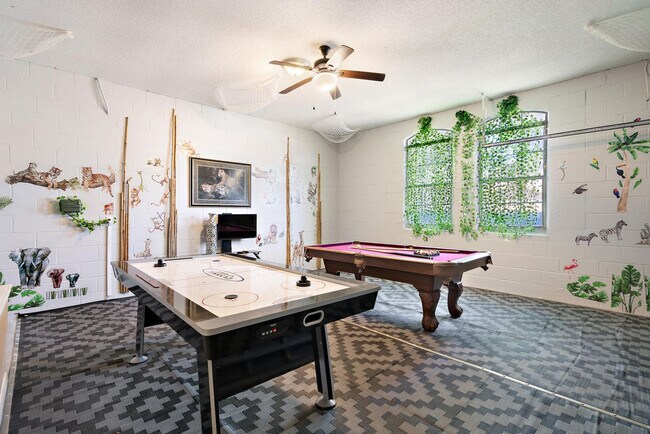 Building Photo - 346 Riggs Cir