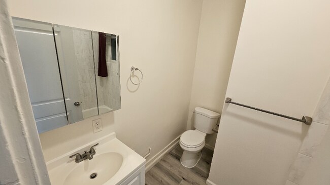 Building Photo - 743 S Burlington Ave