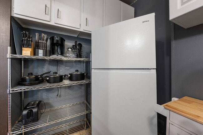 Building Photo - 247 W 29th St