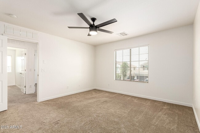 Building Photo - 479 E Dragon Springs Dr