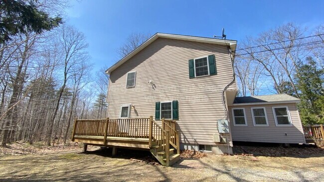 Building Photo - 308 Silver St