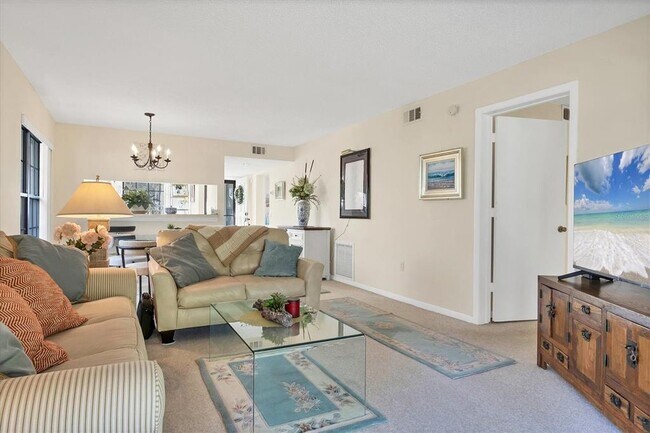 Building Photo - 4767 Winslow Beacon