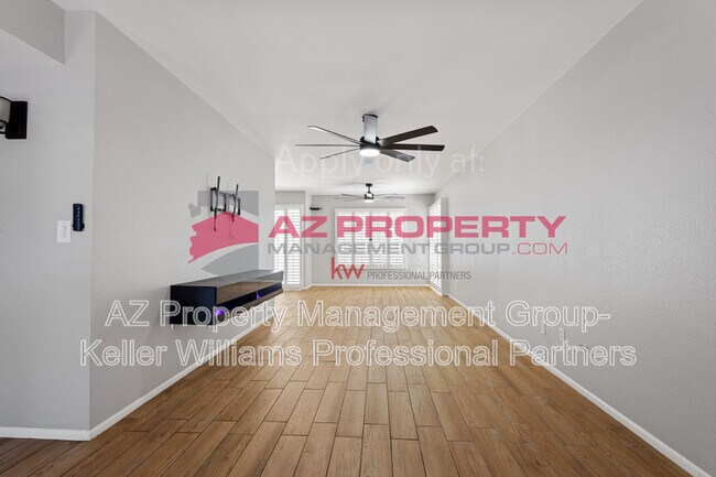 Building Photo - 938 E Villa Maria Dr