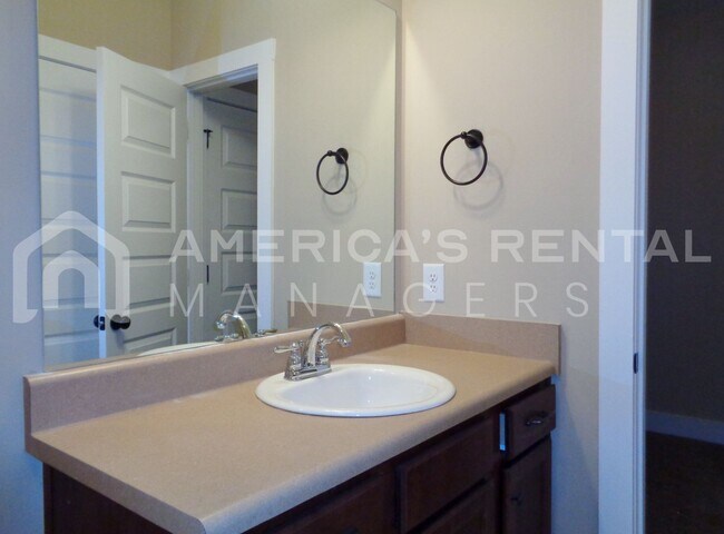 Building Photo - DEPOSIT PENDING!!! Town Home in Gardendale...
