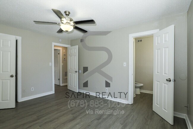 Building Photo - 2055 Alison Ct SW