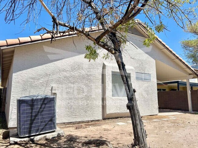 Building Photo - 9007 W Fargo Dr