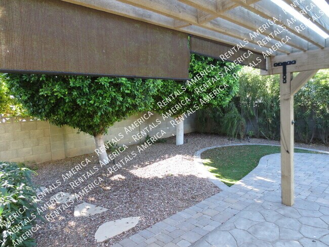 Building Photo - 8556 E Keim Dr