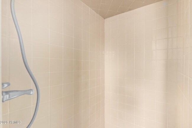 Building Photo - 1125 E 11th St